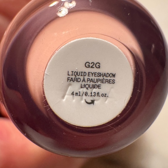 REM Liquid Eyeshadow in the box - Picture 3 of 3